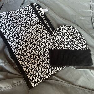 Michael kors monogram scarf set